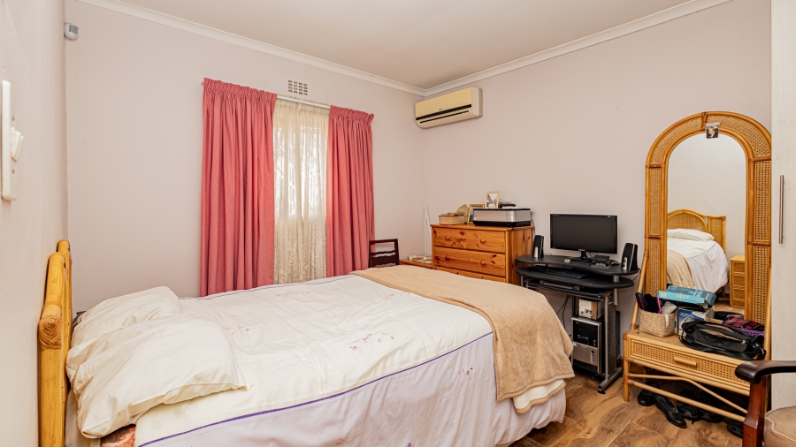 3 Bedroom Property for Sale in Loucharmante Western Cape